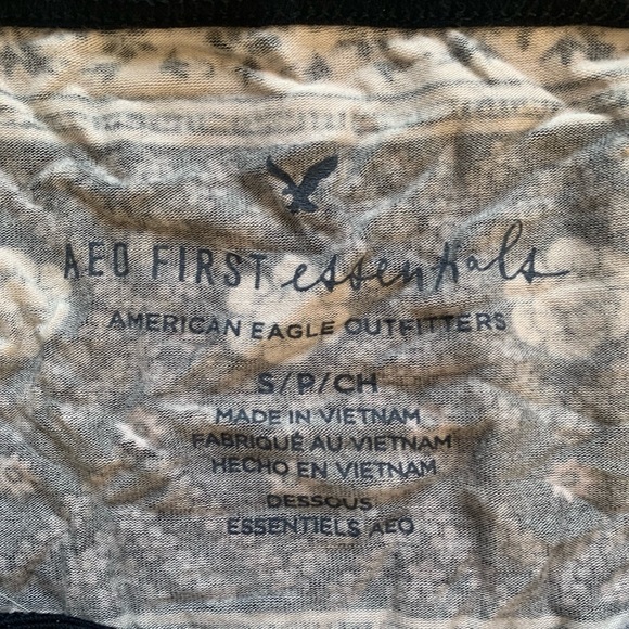 American Eagle Patterned Halter Crop Top - Picture 2 of 3